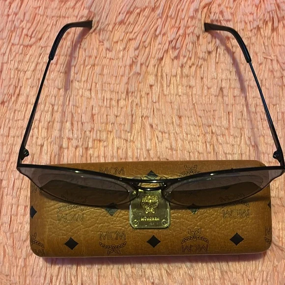 MCM SUNGLASSES LIKE NEW - Picture 2 of 7